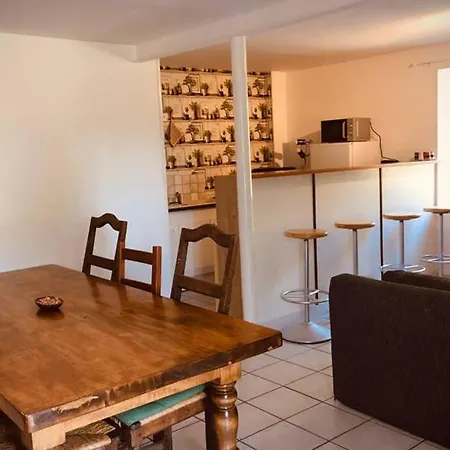 Au Bord De L Eau Apartment *