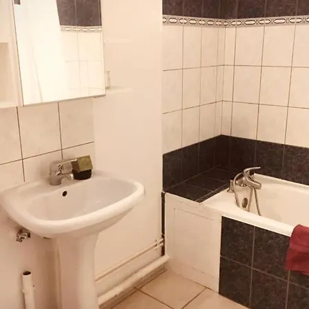 Au Bord De L Eau * Pesmes
