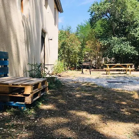 Au Bord De L Eau * Pesmes